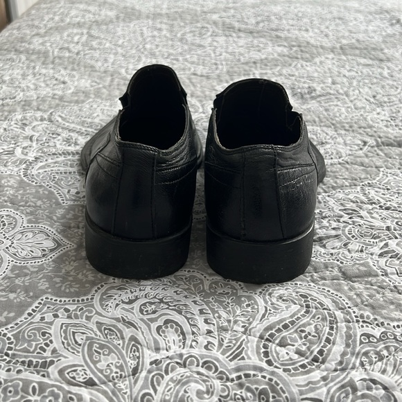 Men’s Slip on Loafers - Picture 3 of 4